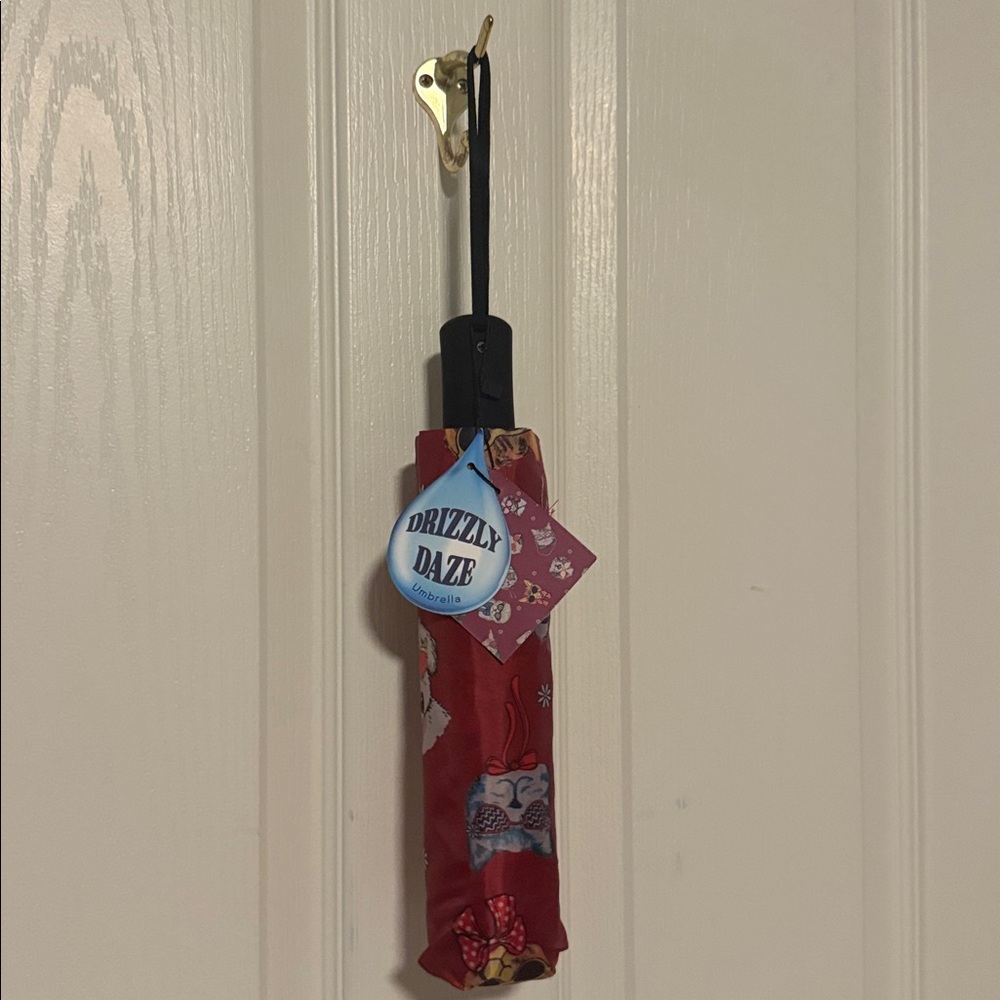 DRIZZLY DAYS FULL SIZE UMBRELLA, DOG & CAT DESIGN NWT